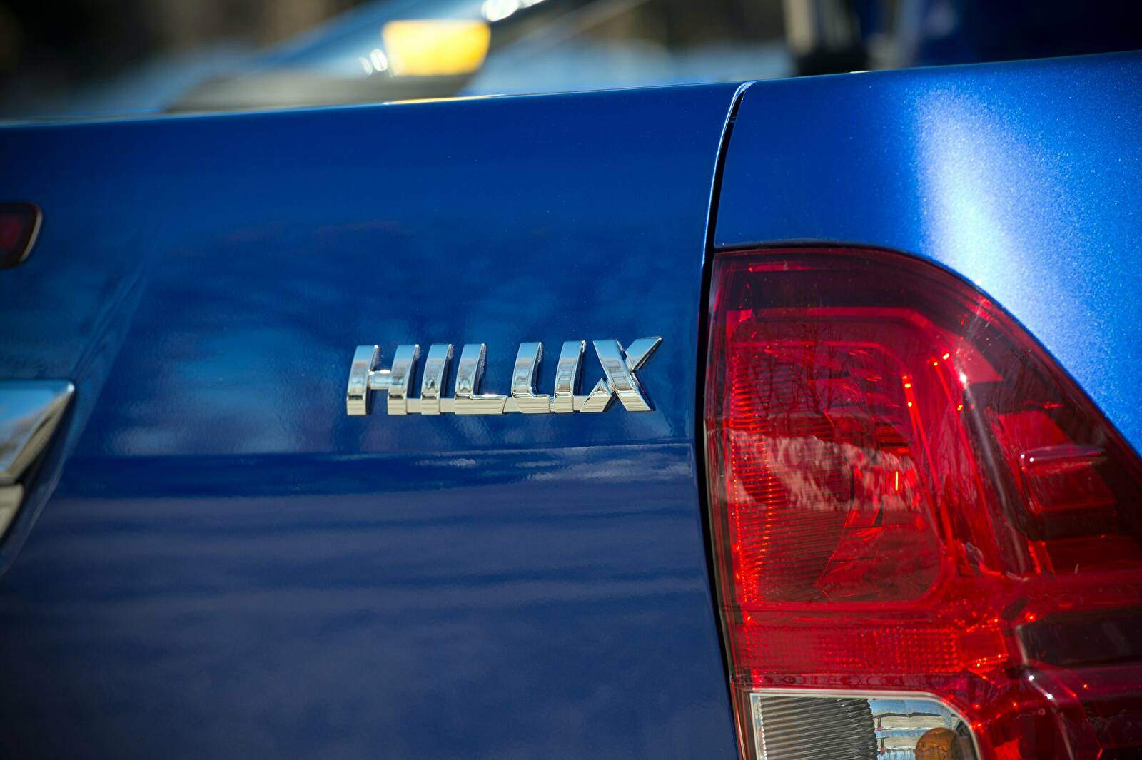 Toyota Hilux VIII Double Cabine 2.4 D-4D 150 (2015),  ajouté par fox58