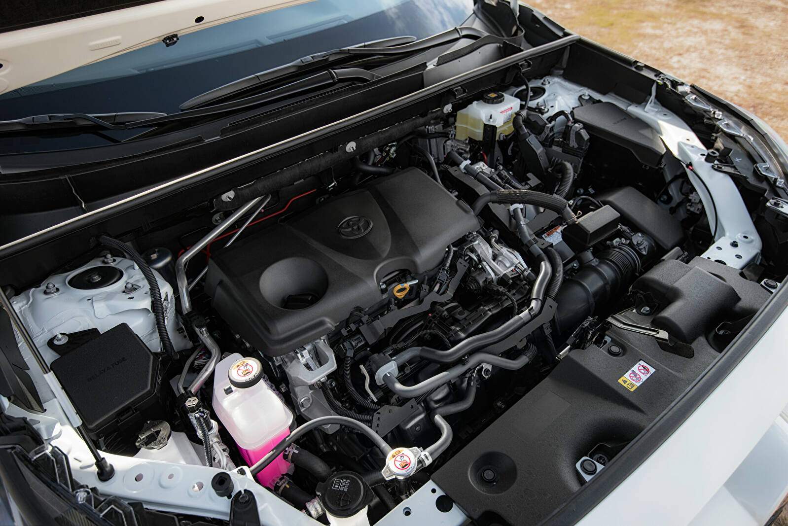 Toyota RAV4 V 2.5 Hybrid (XA50) (2019),  ajouté par fox58