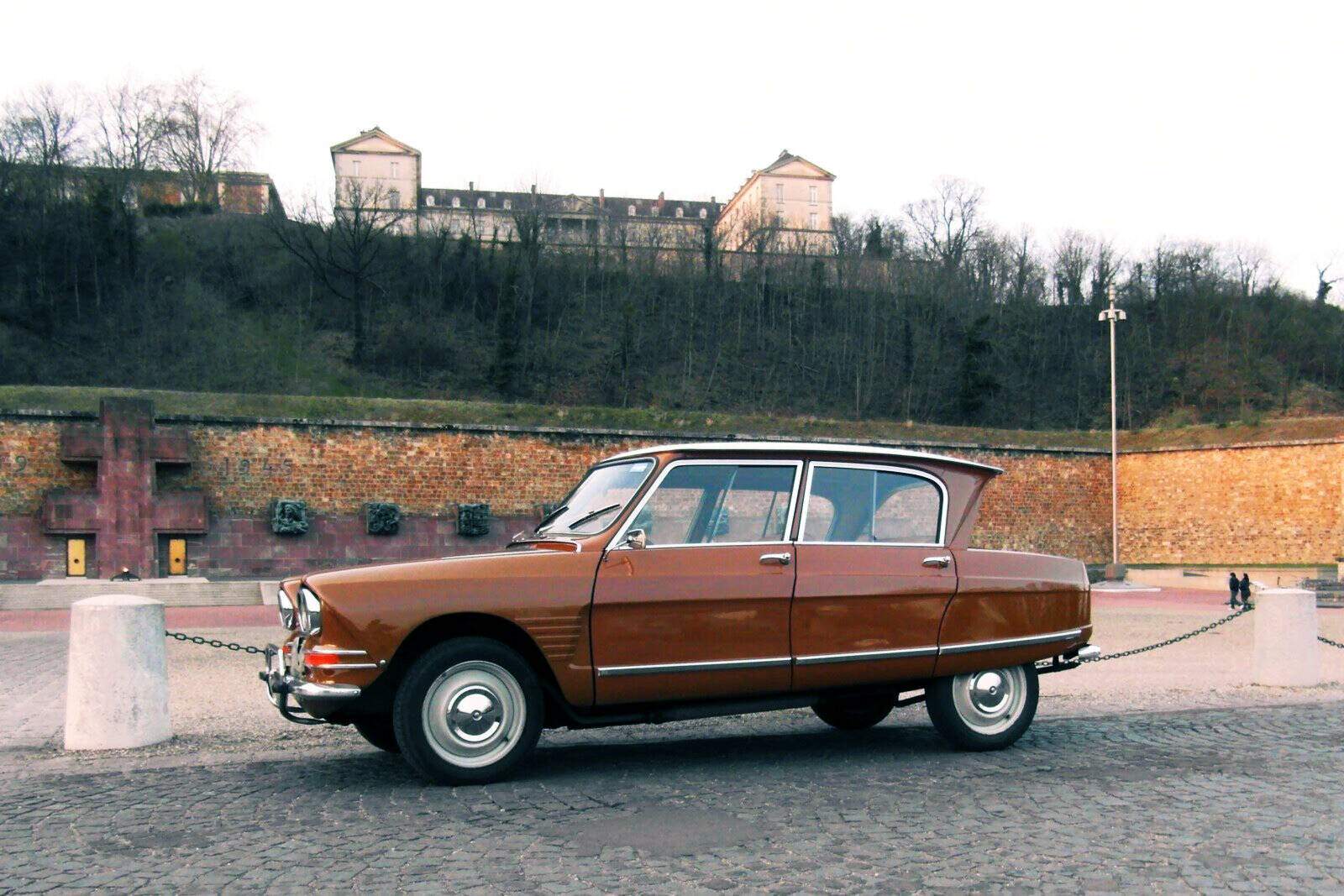 Citroën Ami 6 (1961-1963),  ajouté par fox58