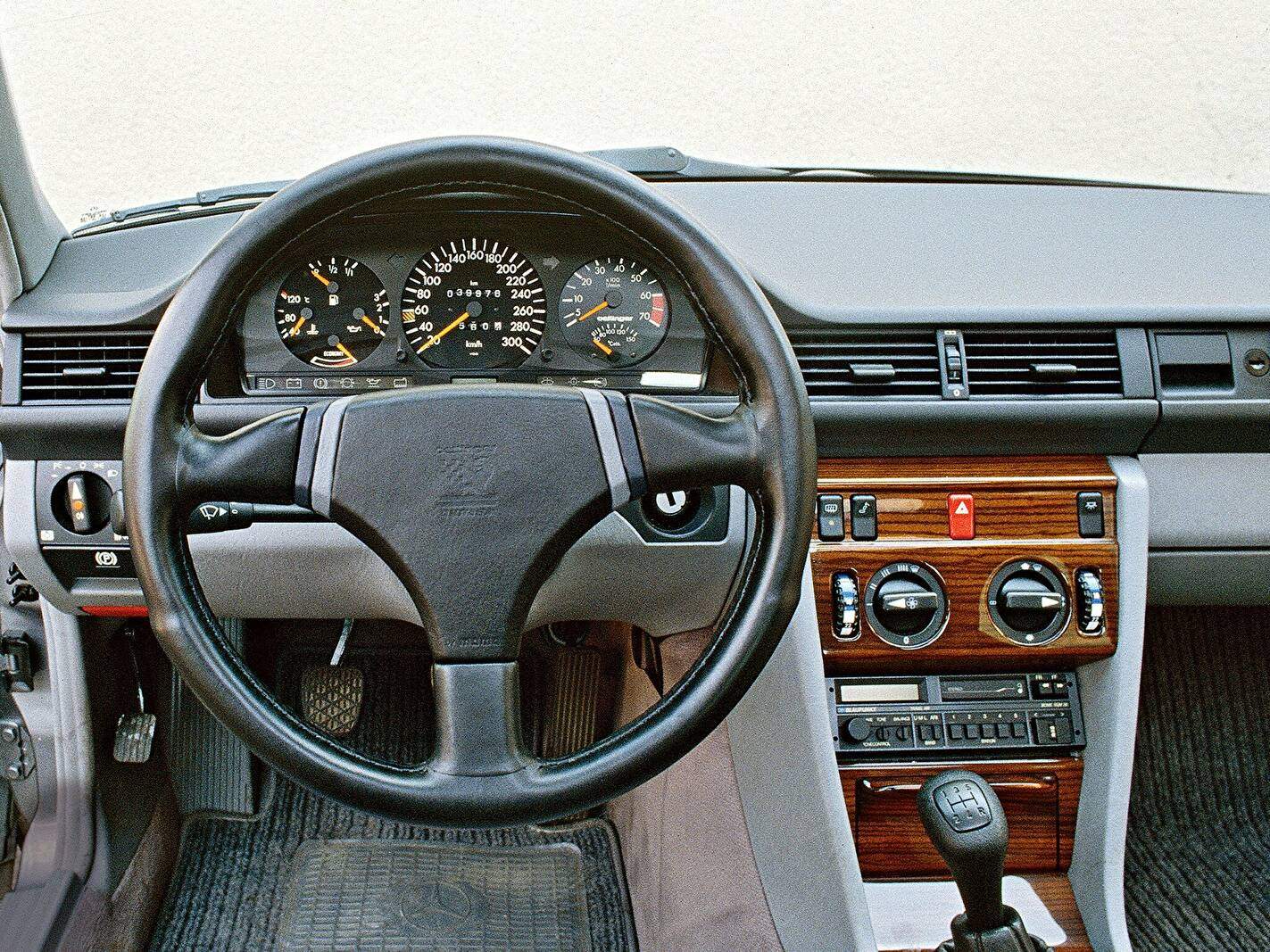 Oettinger 300 E (1988),  ajouté par fox58