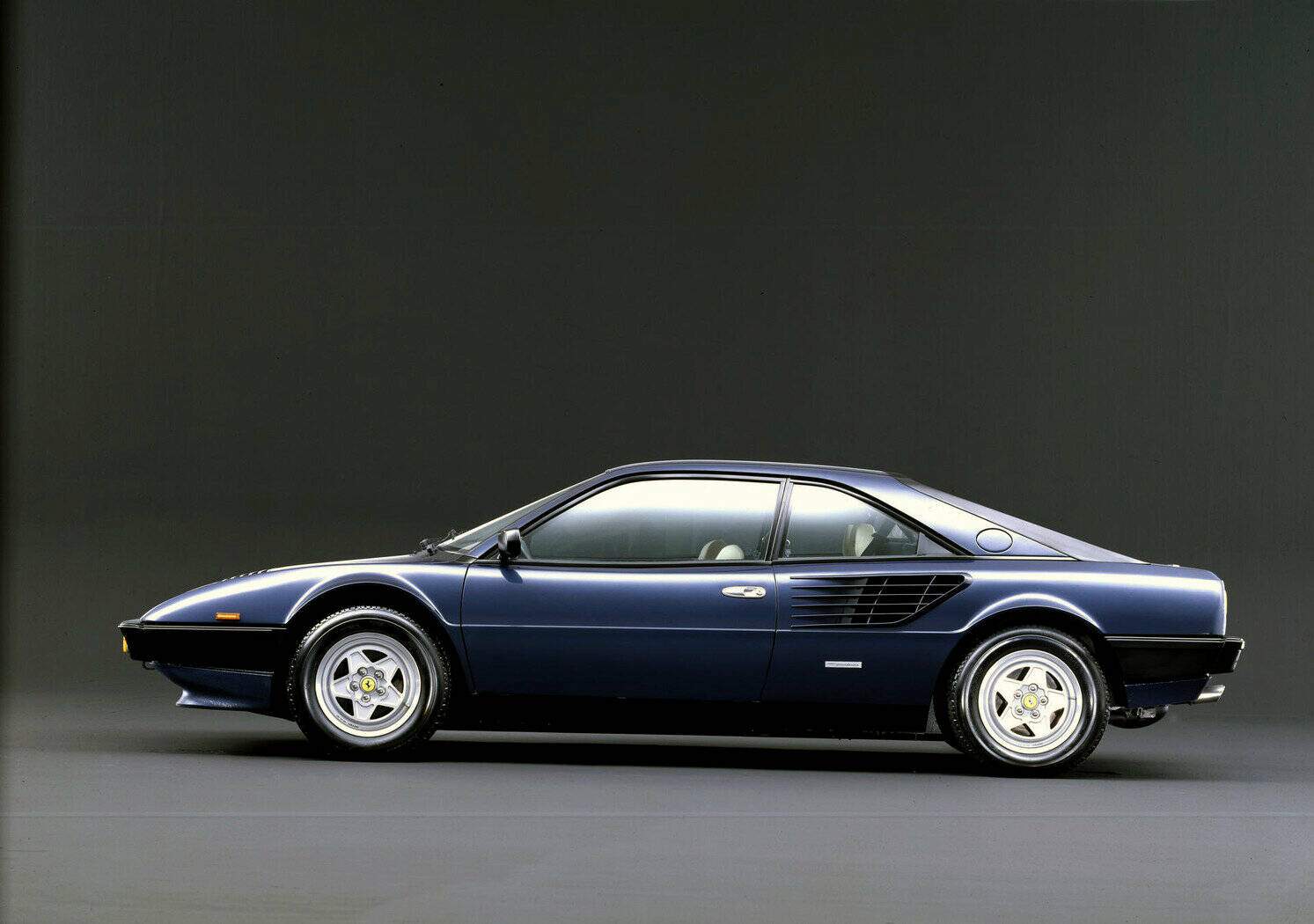 Ferrari Mondial Quattrovalvole (1982-1985),  ajouté par fox58