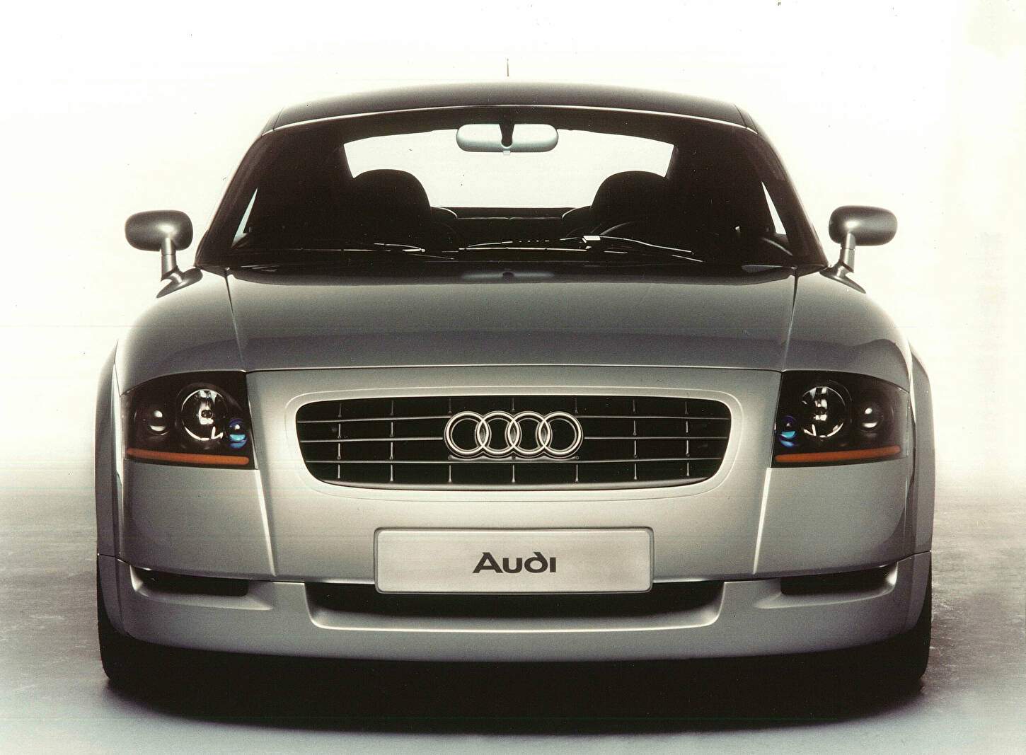 Audi TT Coupé Concept (1995),  ajouté par fox58