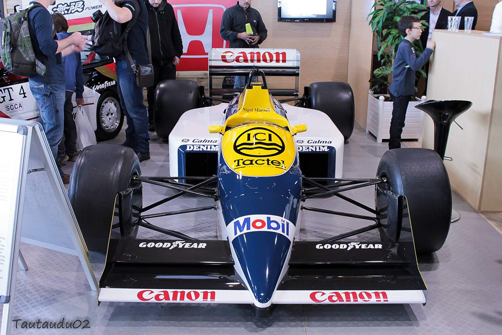 Williams FW11 (1986),  ajouté par fox58
