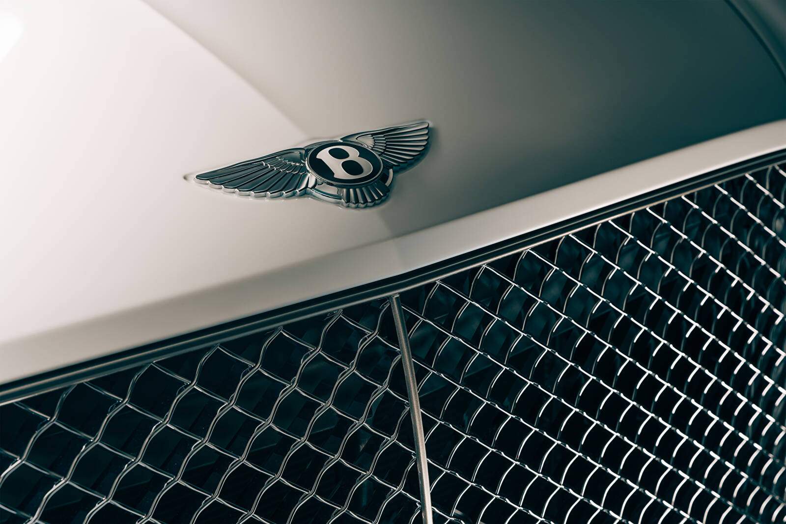Bentley Bentayga Hybrid « Odyssean Edition » (2022),  ajouté par fox58