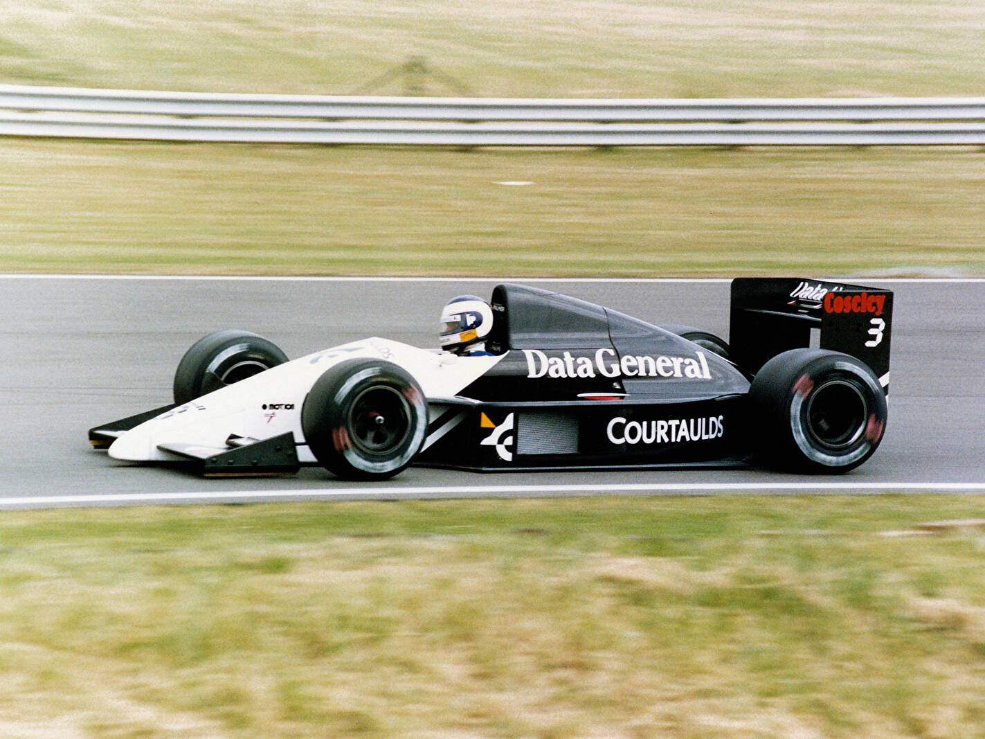 Tyrrell DG016 (1987),  ajouté par fox58