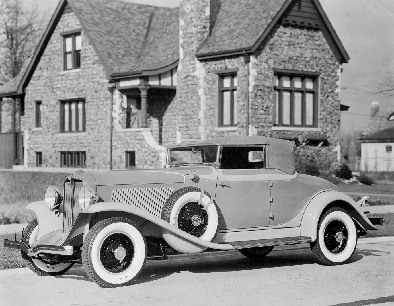 Auburn 12-160 Convertible Coupé (1932),  ajouté par fox58