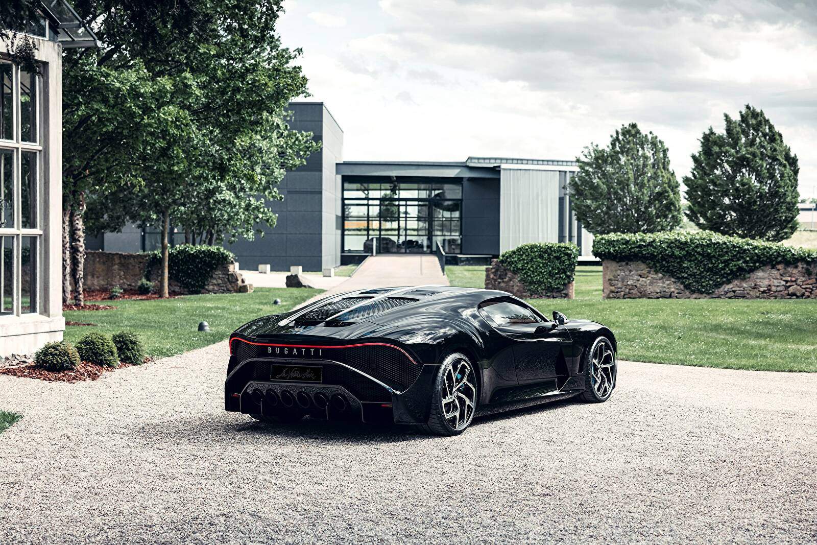 Bugatti "La Voiture Noire" (2021),  ajouté par fox58