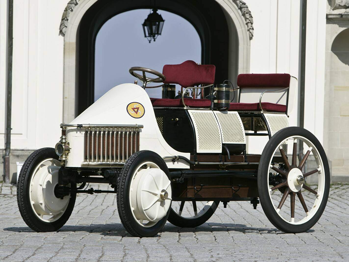 Lohner-Porsche "Semper Vivus" (1900-1906),  ajouté par fox58