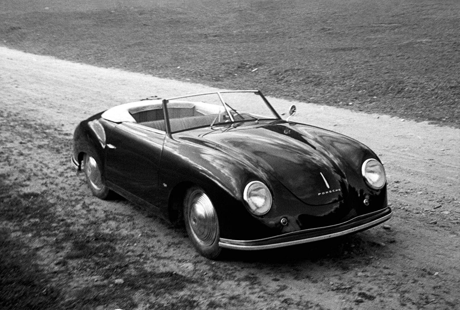 Porsche 356/2 Gmünd Cabriolet Prototyp (1948),  ajouté par fox58
