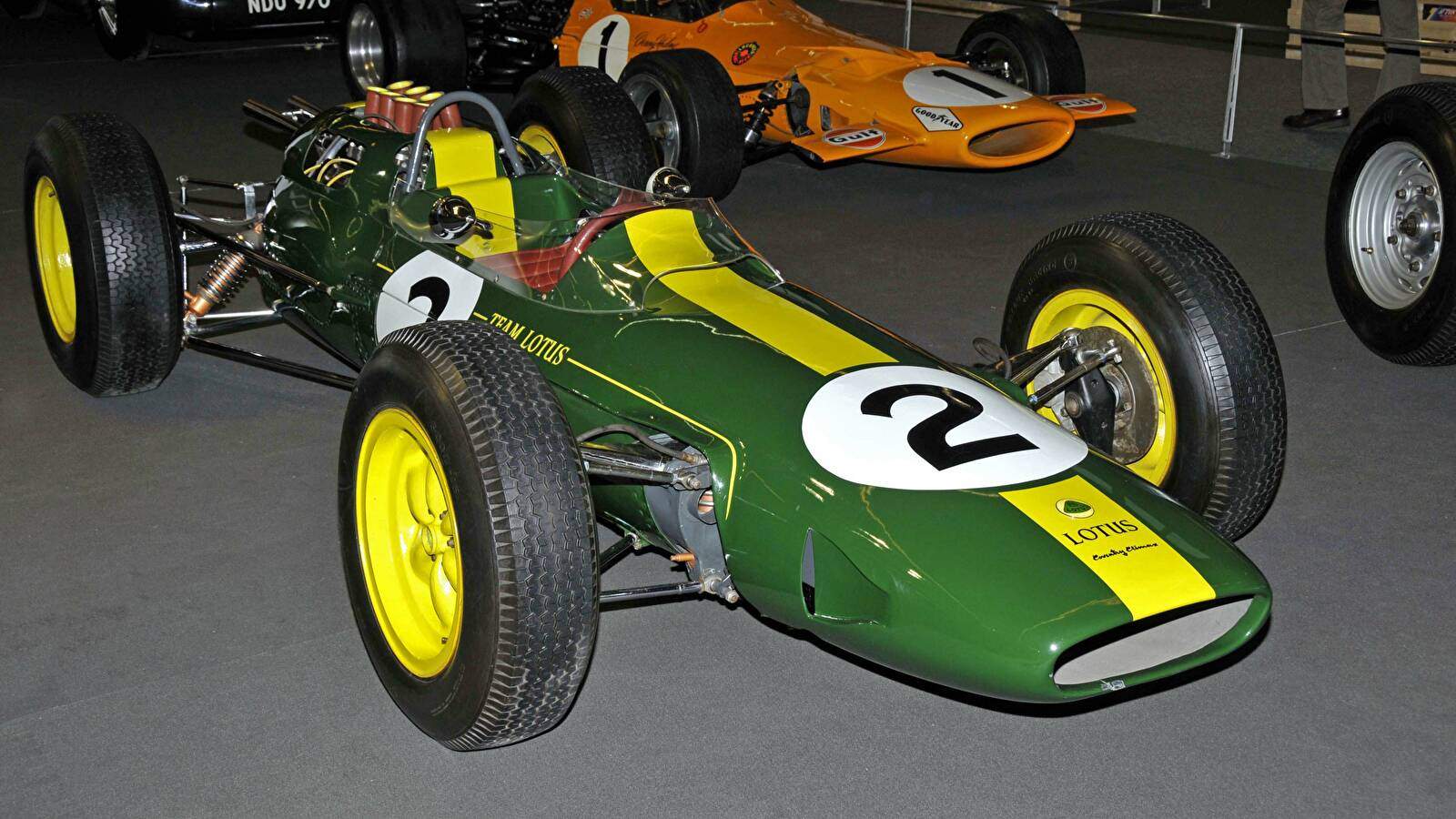Lotus 25 Climax (1962-1965),  ajouté par fox58