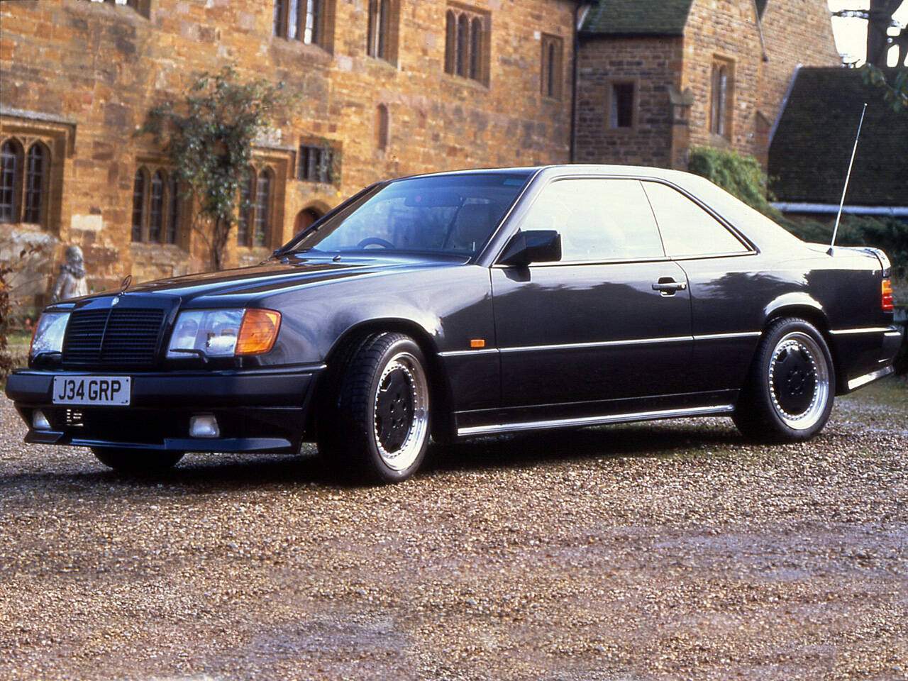 Mercedes-Benz 300 CE 3.2 AMG (C124) (1988-1991),  ajouté par fox58