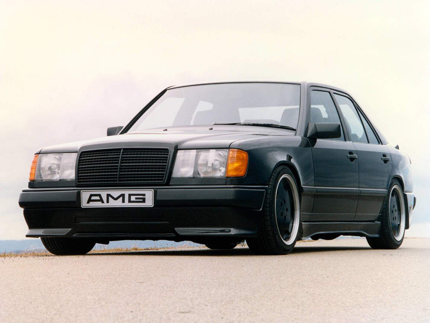 Mercedes-Benz 300 E 6.0 AMG (W124) (1987-1991),  ajouté par fox58
