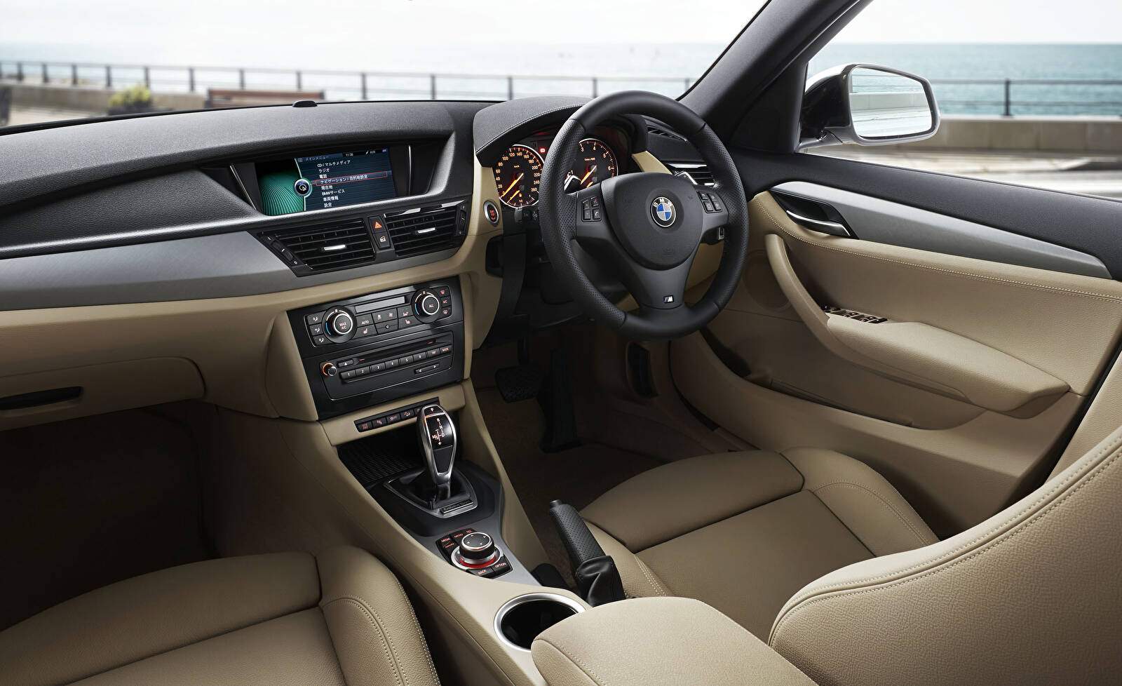 BMW X1 sDrive20i (E84) « Exclusive Sport » (2014),  ajouté par fox58