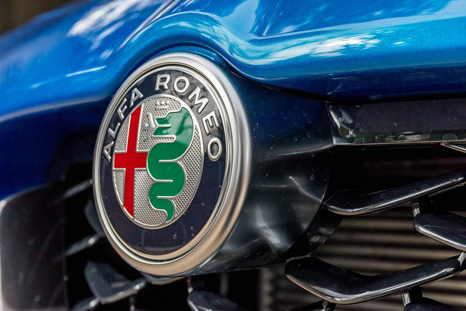 Alfa Romeo Stelvio 2.0 TB 280 (949) « Competizione » (2023),  ajouté par fox58