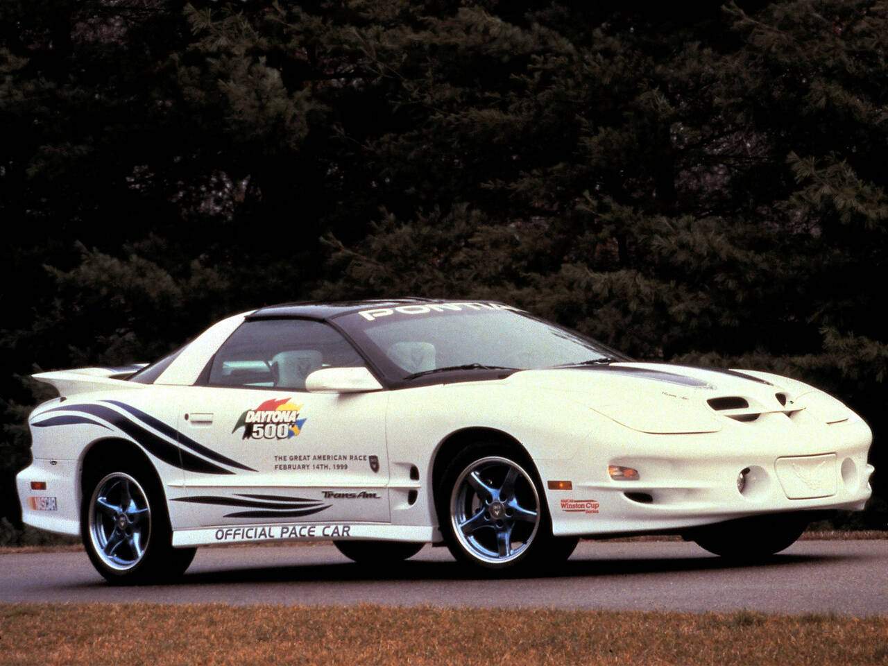 Pontiac Firebird IV Trans Am 5.7 V8 « 30th Anniversary Daytona 500 Pace Car » (1999),  ajouté par fox58