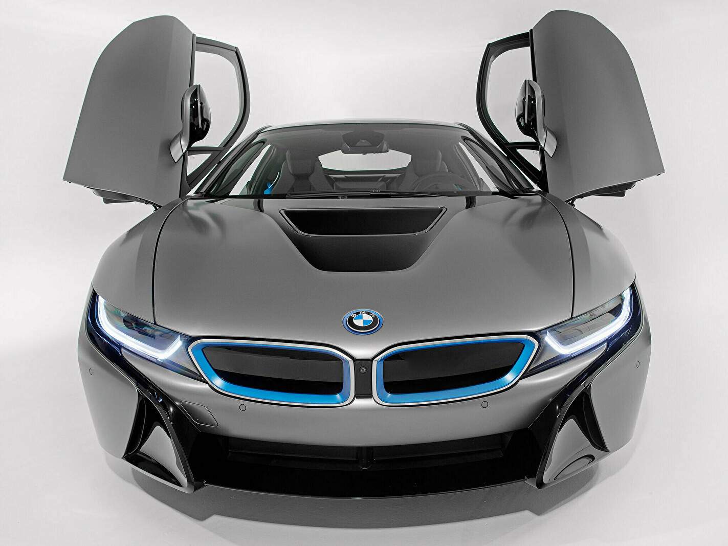 BMW i8 (I16) « Pebble Beach Concours d’Elegance Edition » (2014),  ajouté par fox58