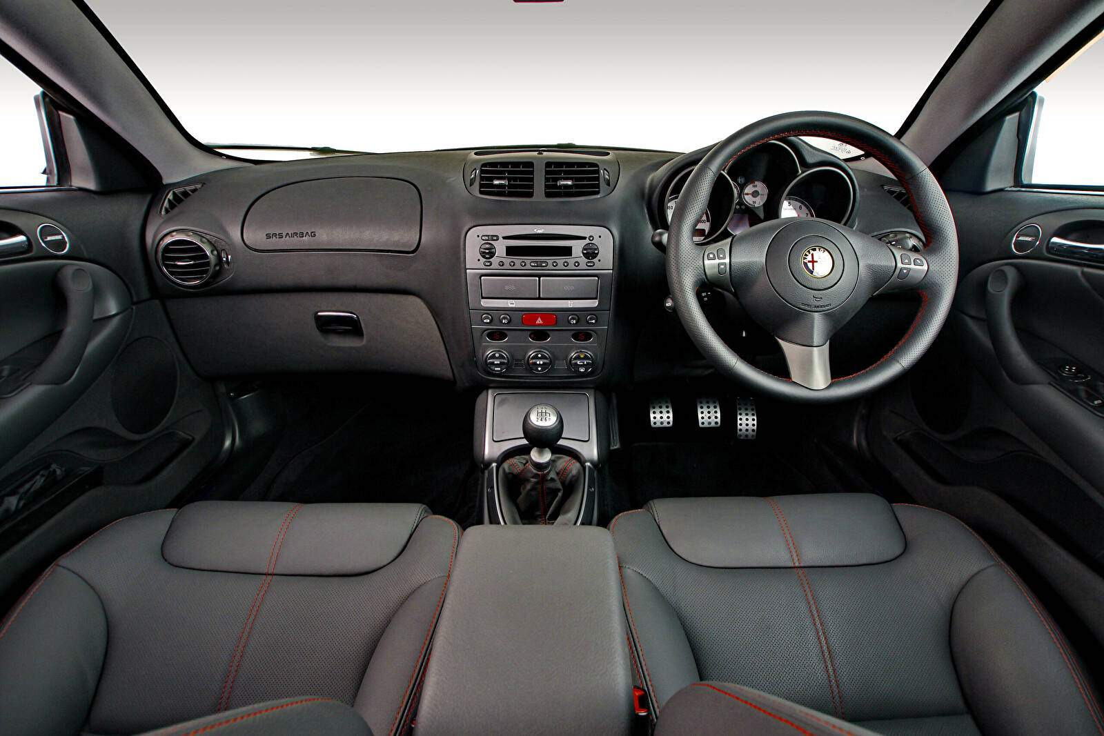 Alfa Romeo GT 3.2 V6 (937) « 100th Anniversary Limited Edition » (2010),  ajouté par fox58