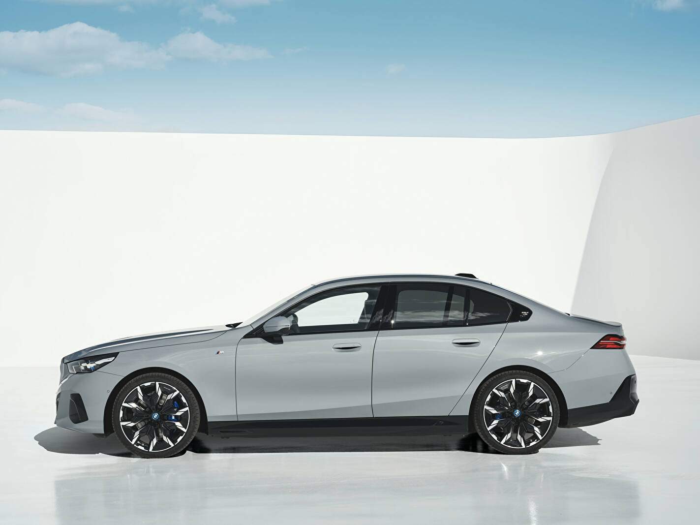 BMW i5 eDrive40 (G60E) (2023),  ajouté par fox58