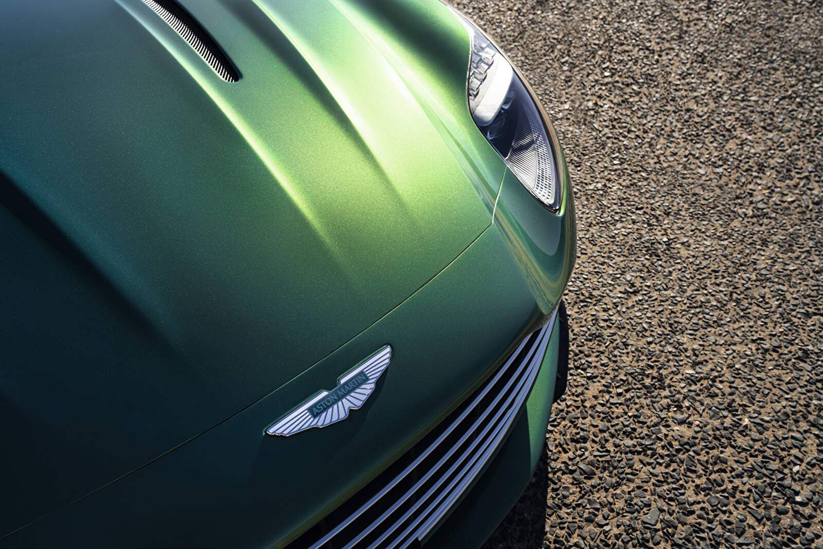Aston Martin DB12 (2023),  ajouté par fox58