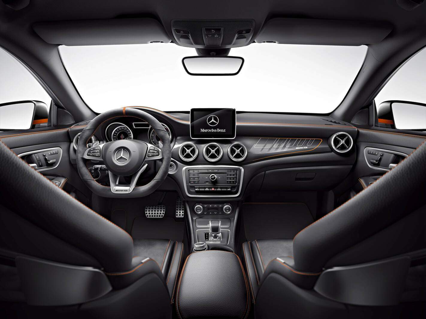 Mercedes-AMG CLA Shooting Brake 45 (X117) « Orange Art » (2015-2016),  ajouté par fox58