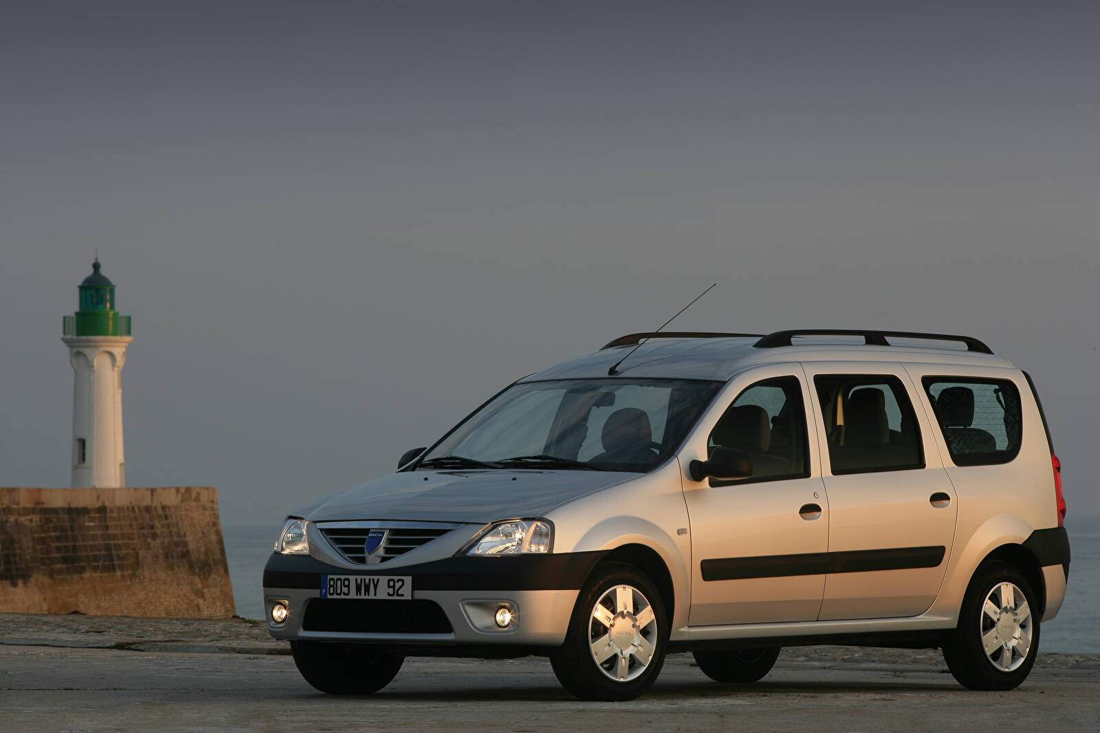 Dacia Logan MCV 1.4 MPI 75 (2006-2007),  ajouté par fox58