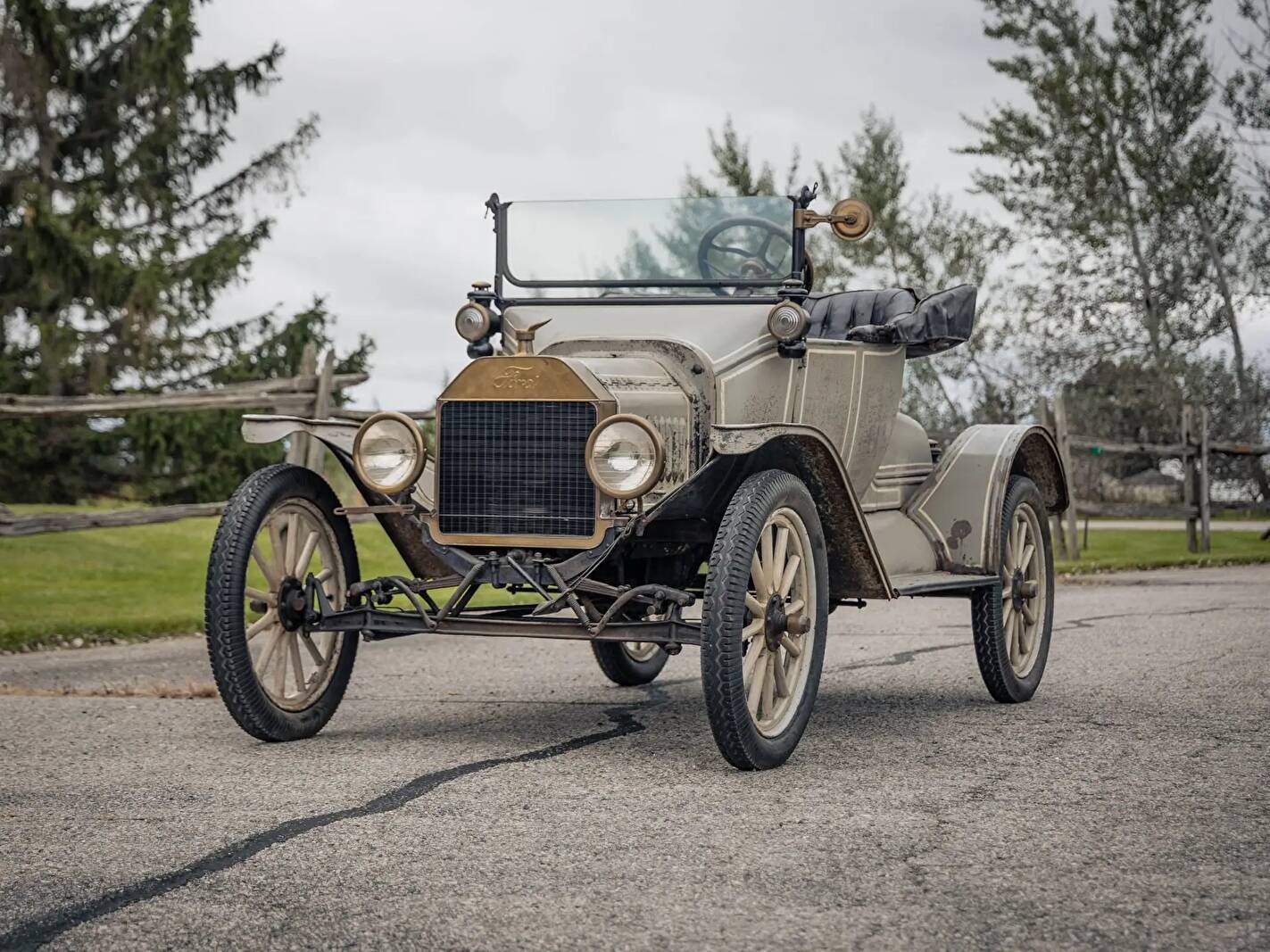 Ford Model T Runabout (Séries V) (1915-1916),  ajouté par fox58