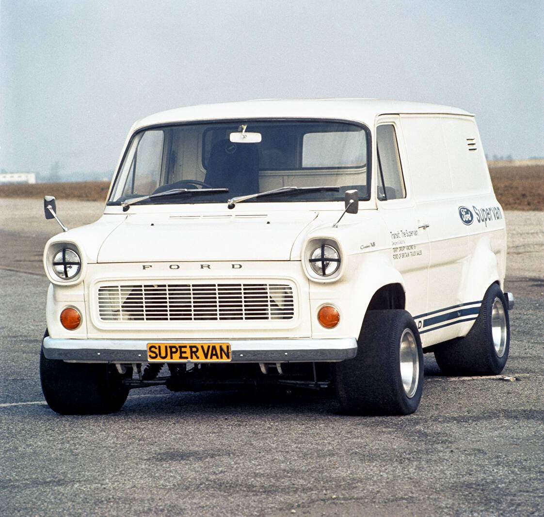 Ford Transit Supervan (1971),  ajouté par fox58
