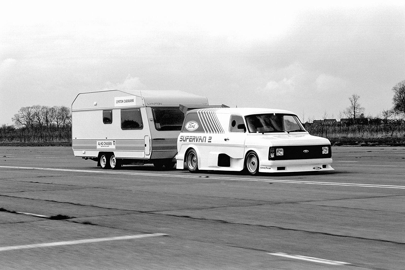 Ford Transit Supervan 2 (1984),  ajouté par fox58