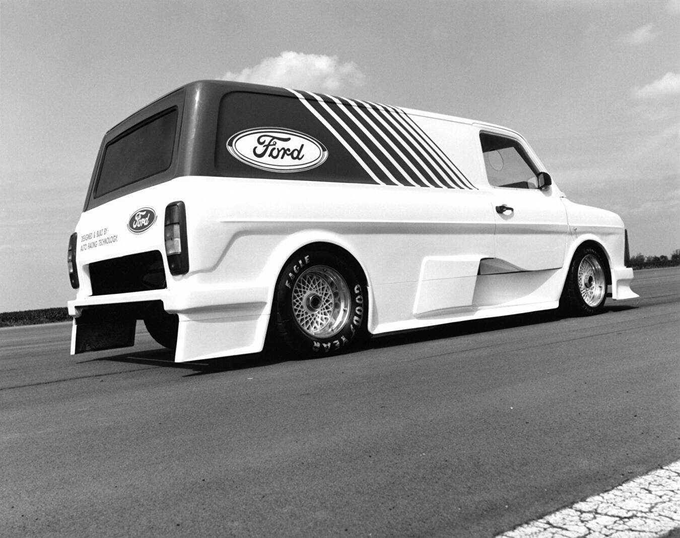 Ford Transit Supervan 2 (1984),  ajouté par fox58