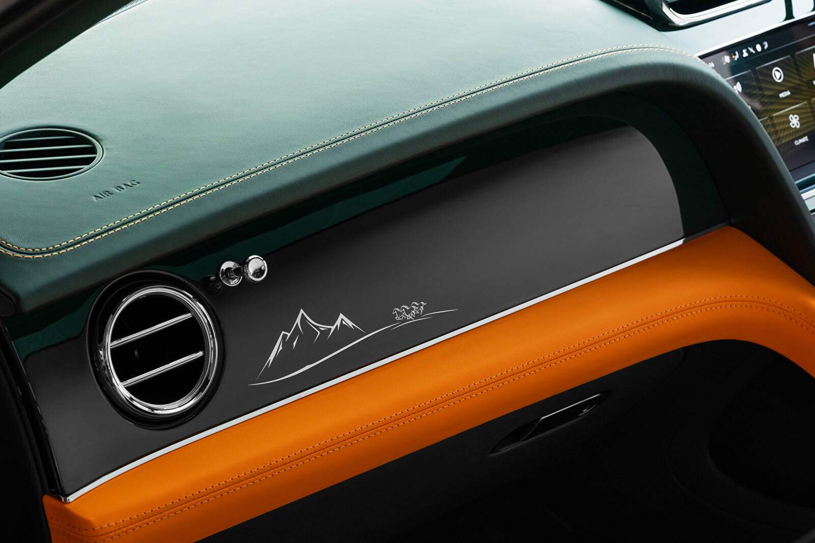 Bentley Bentayga V8 EWB « Opulence Edition » (2024),  ajouté par fox58