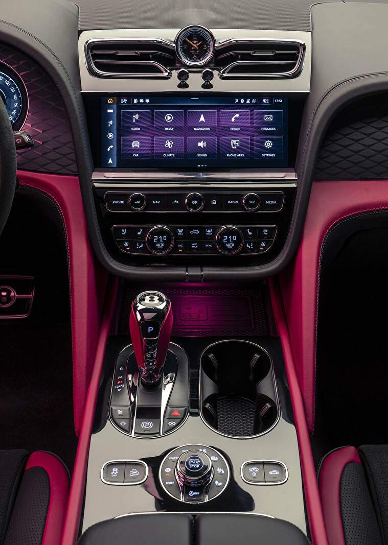 Bentley Bentayga S « Curated by Mulliner » (2024),  ajouté par fox58