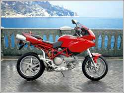 Ducati 1000 DS, ajouté; par MissMP