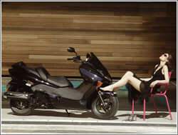 Scooter Honda & Sexy Girl, ajouté; par MissMP