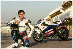 Suzuki MotoGP 2005 - Pilote John Hopkins, ajouté; par Manimal